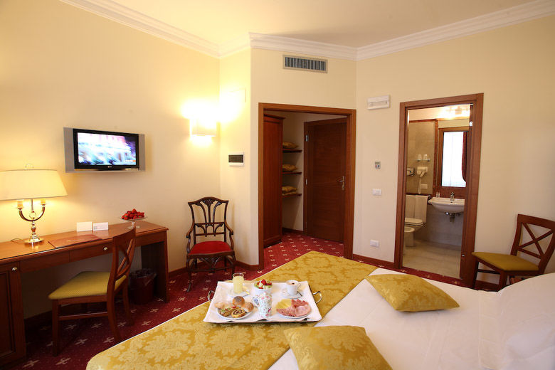 Milton 4* Roma